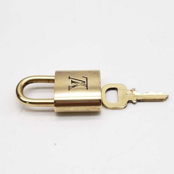 100% Authentic Louis Vuitton Gold Brash 1 Lock and 1 Key - Picture 4 of 10